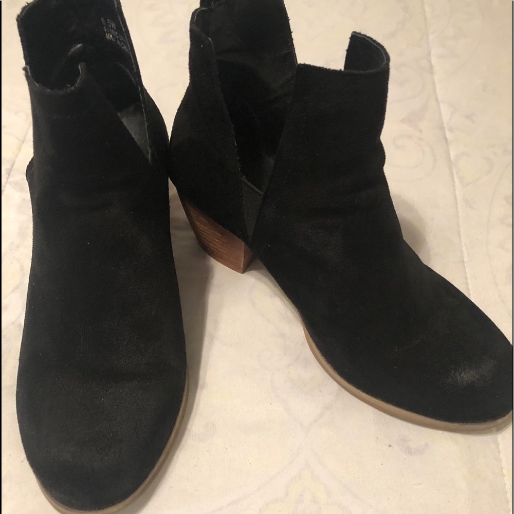 ✨✨Torrid Black Suede V Cut Boots 8 1/2 W ✨✨
